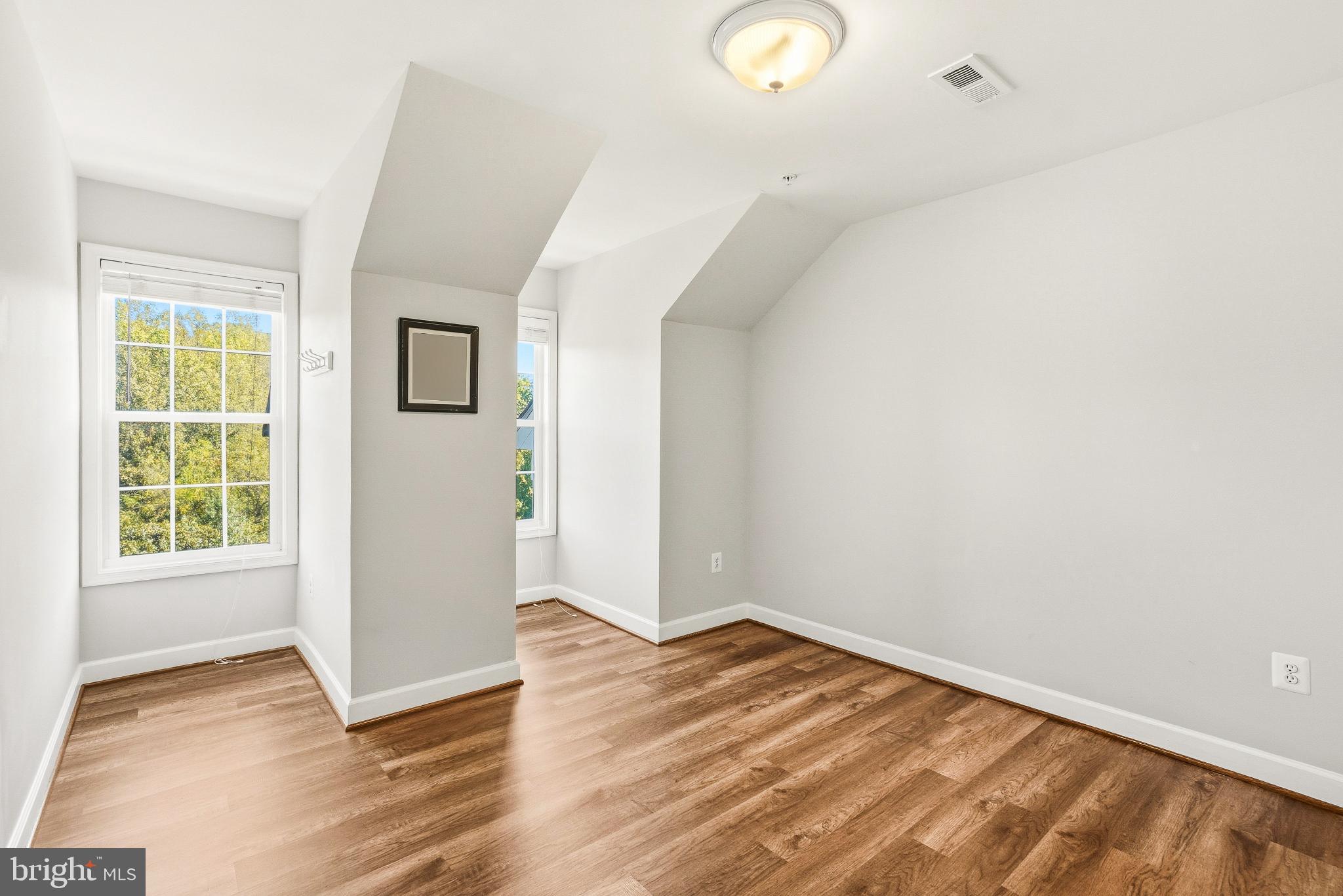 HIDDEN CREEK - Residential