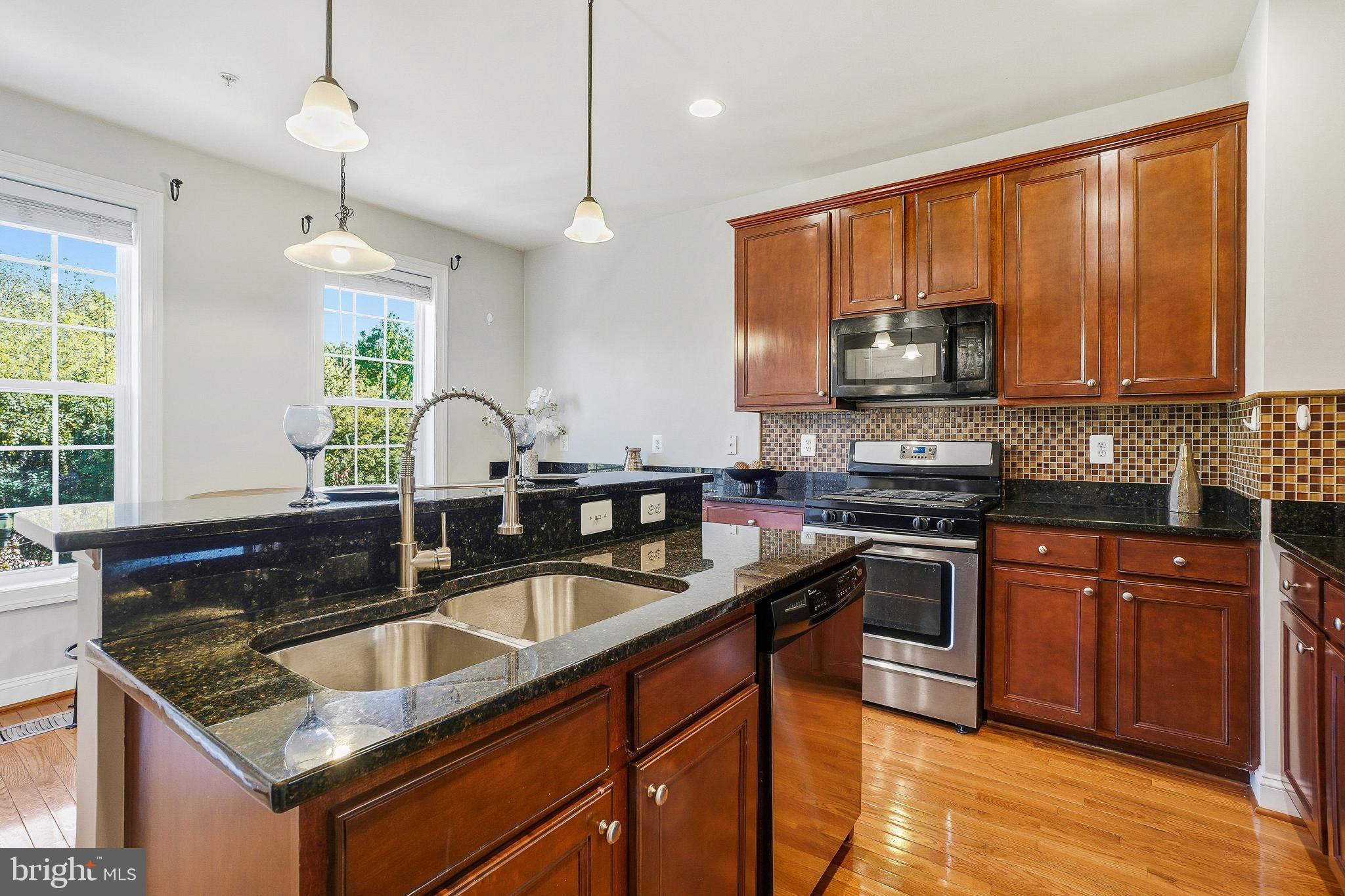 HIDDEN CREEK - Residential