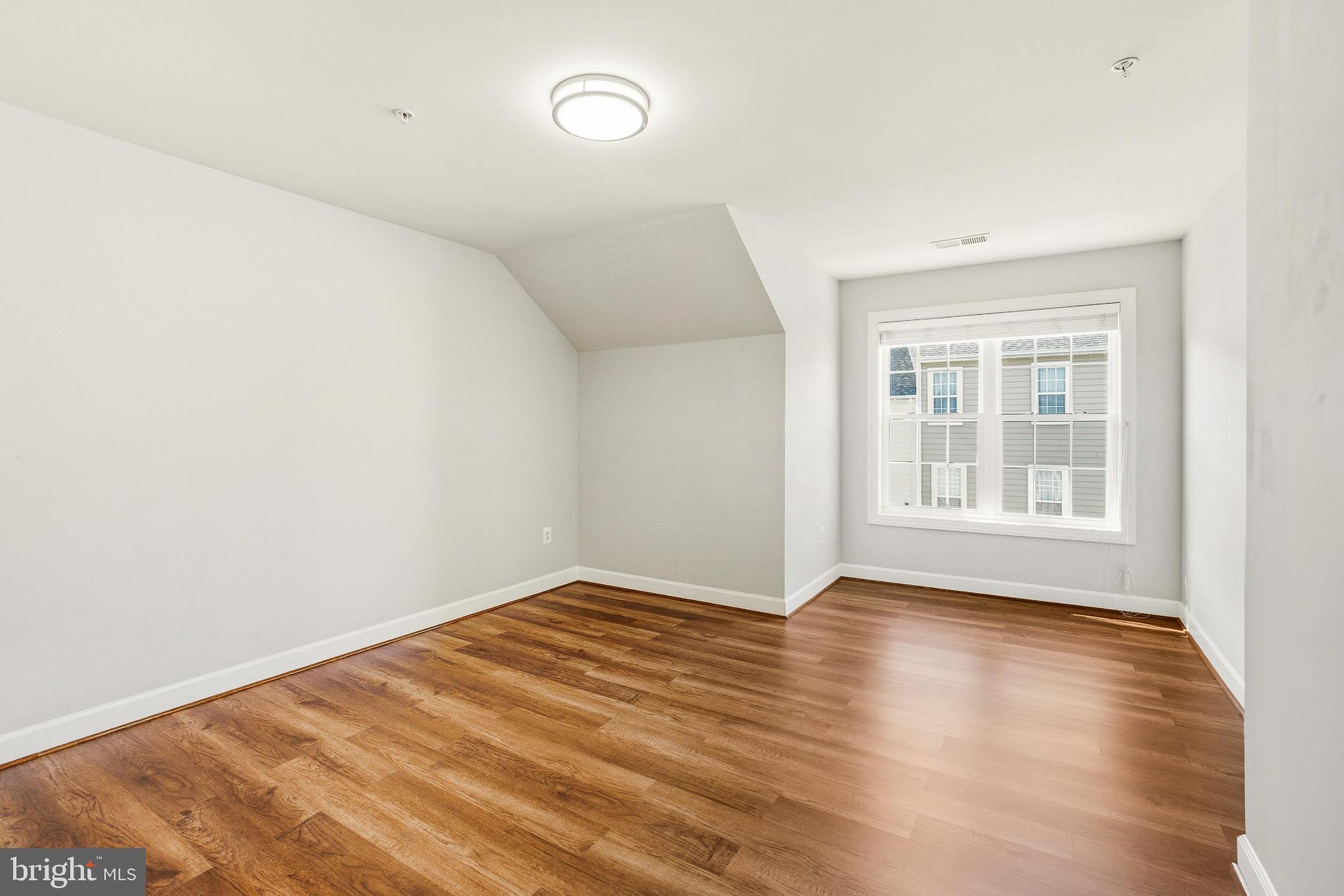 HIDDEN CREEK - Residential