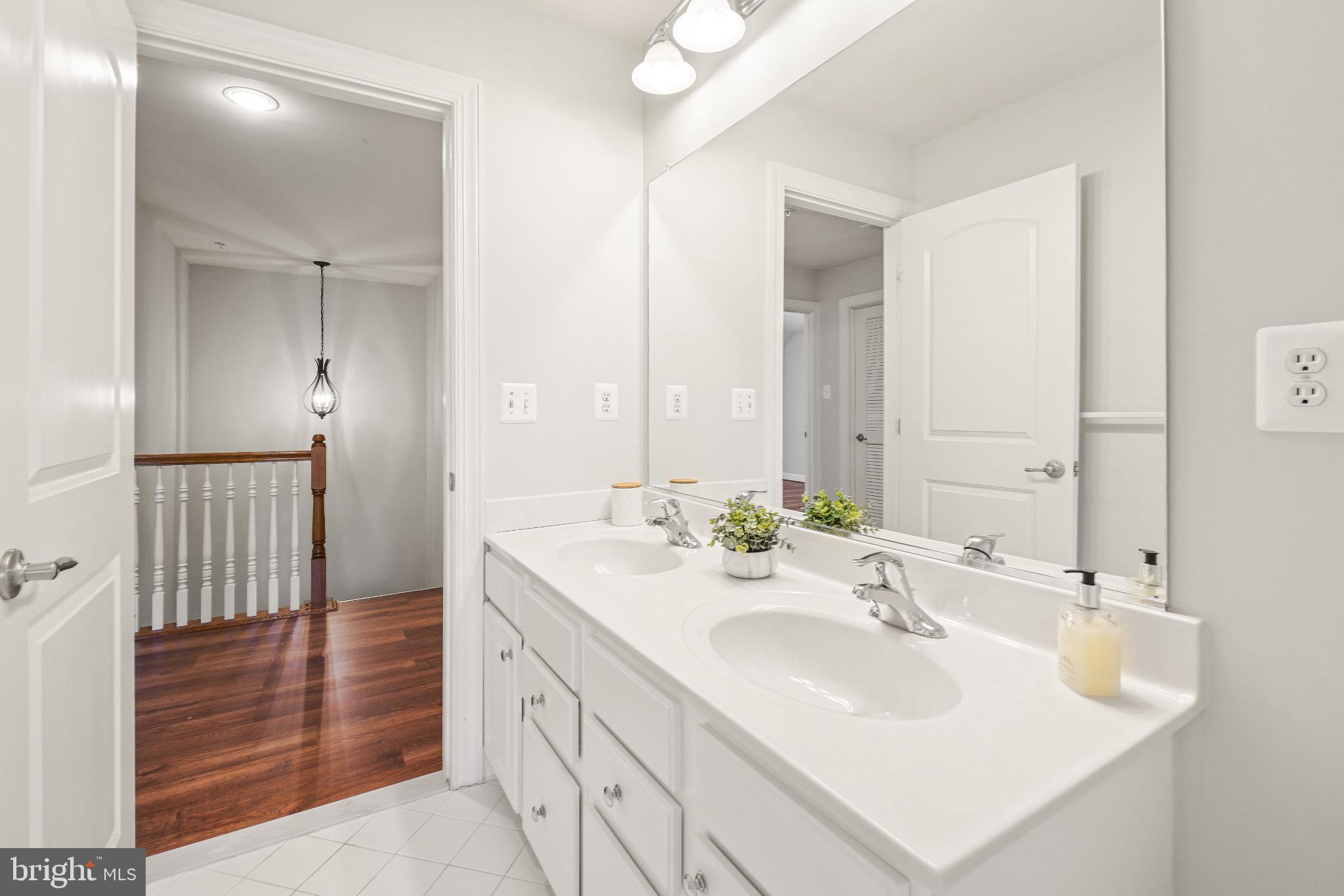 HIDDEN CREEK - Residential