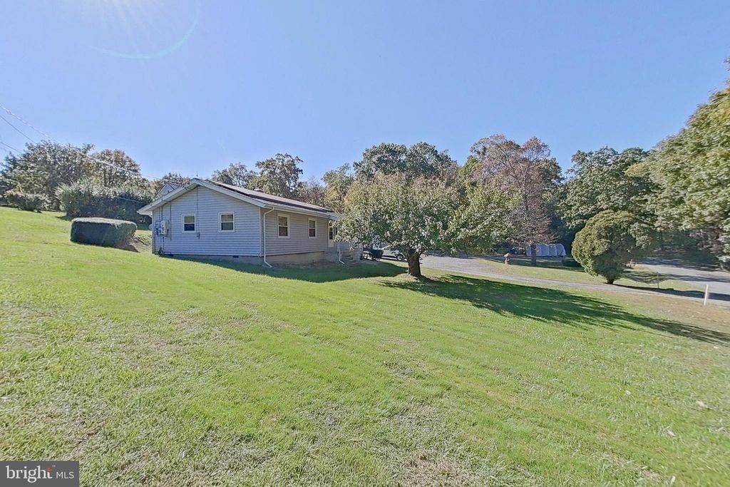 Photo of 48695 Saint James Church Road, LEXINGTON PARK, MD 20653 (MLS # MDSM2027842)