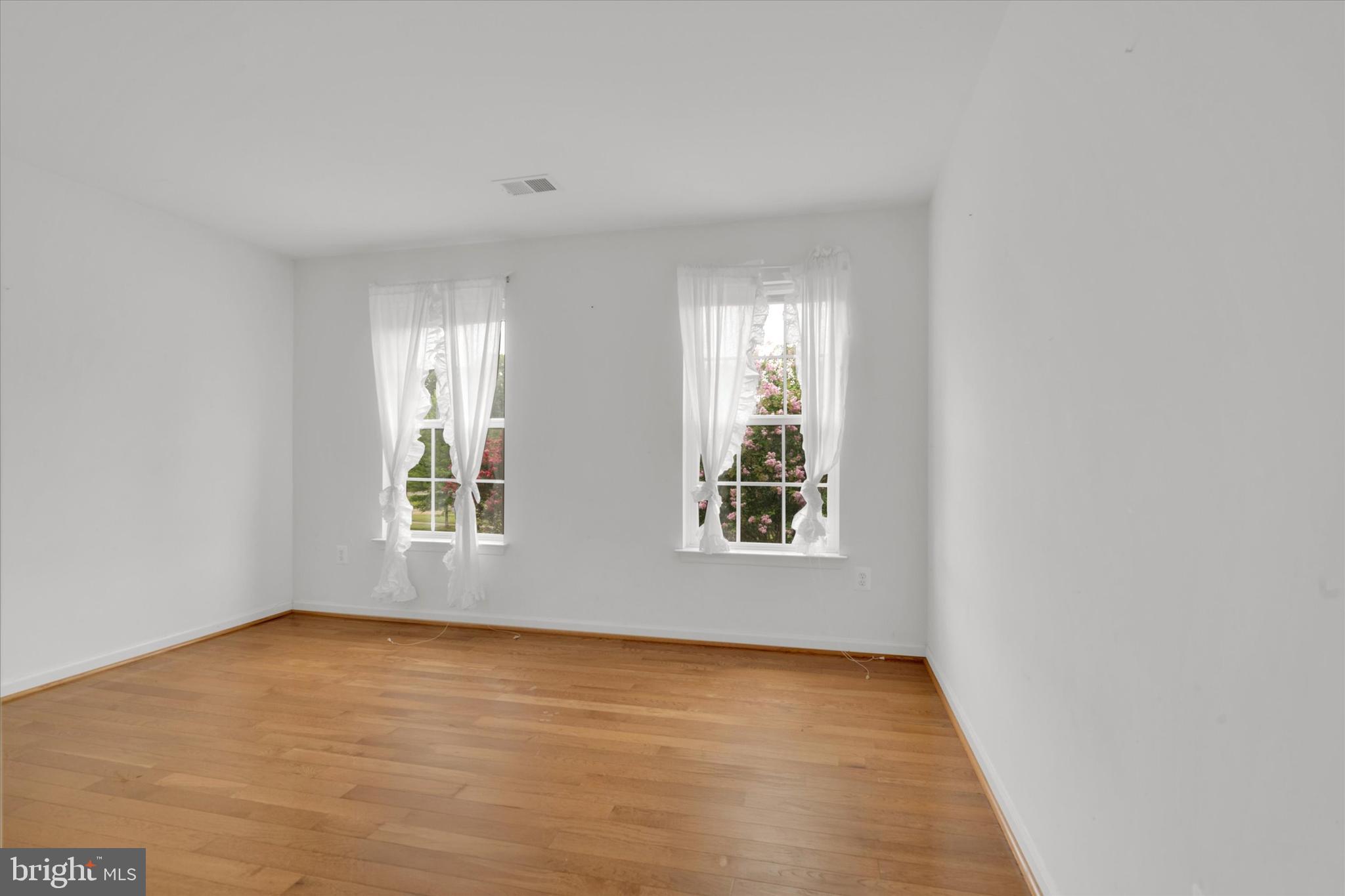 SIERRA MEADOWS - Residential