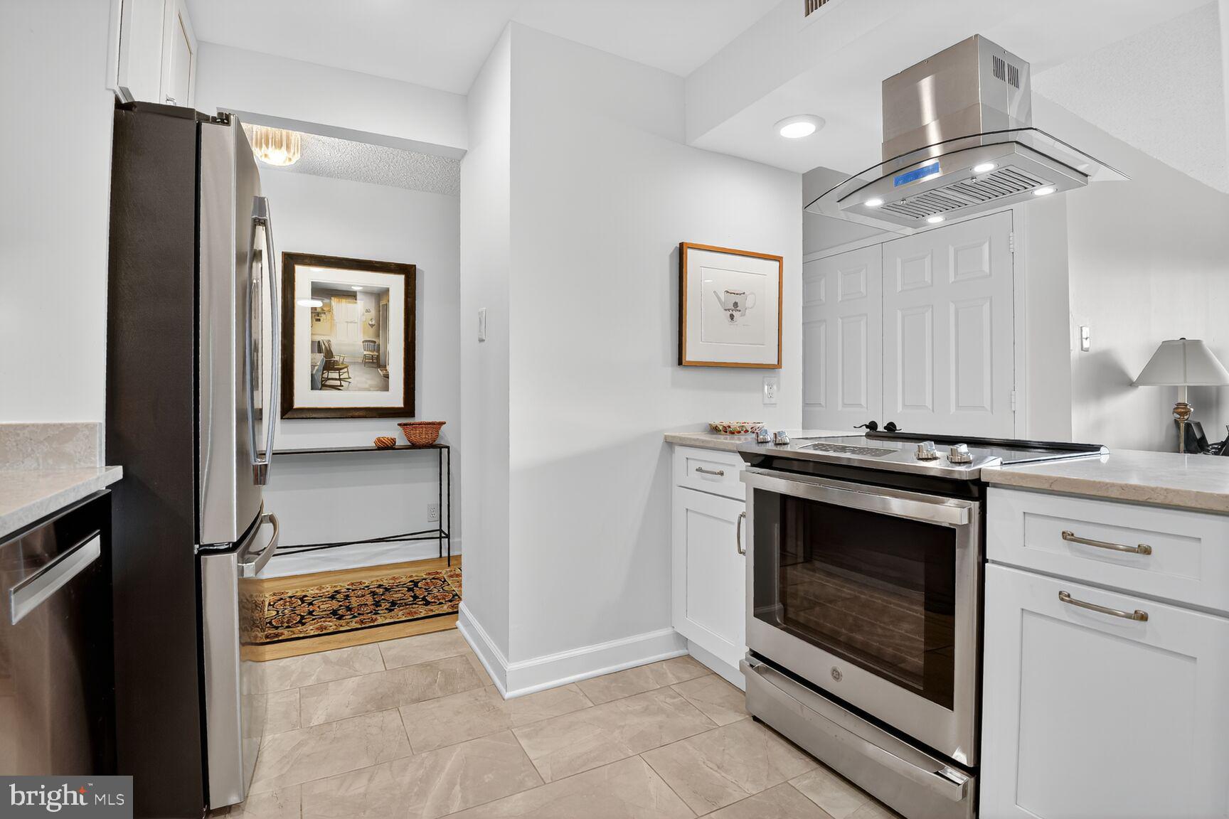3800 FAIRFAX DRIVE 808