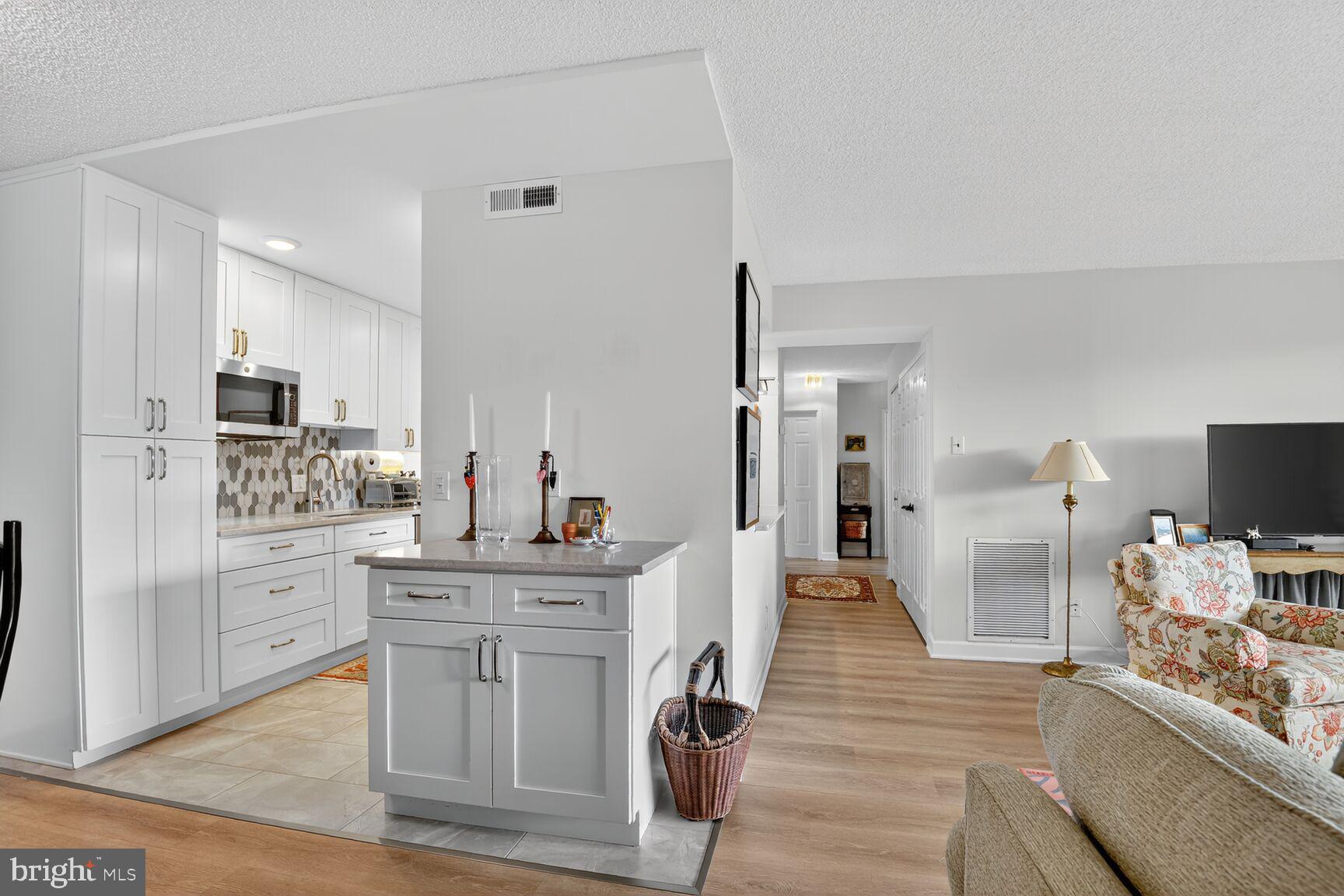 3800 FAIRFAX DRIVE 808