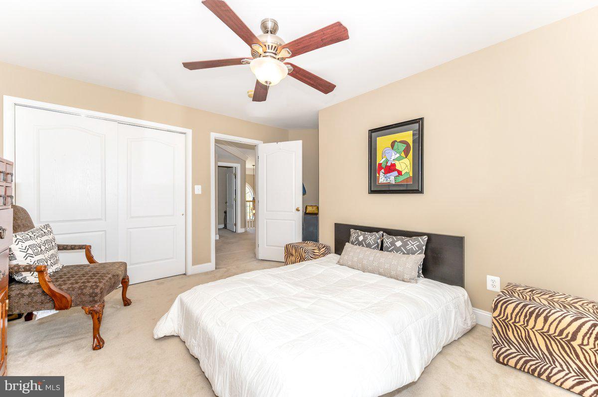 LOUDOUN VALLEY ESTATES - Residential