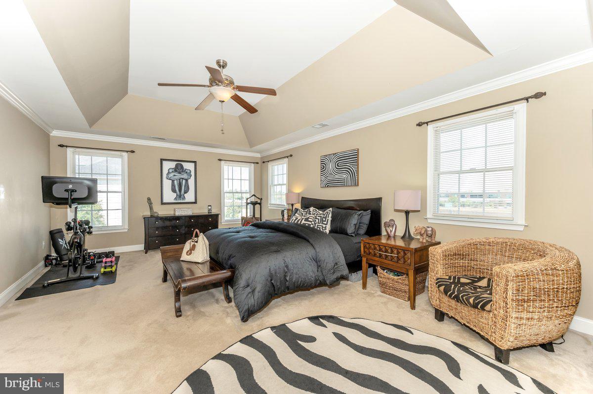 LOUDOUN VALLEY ESTATES - Residential