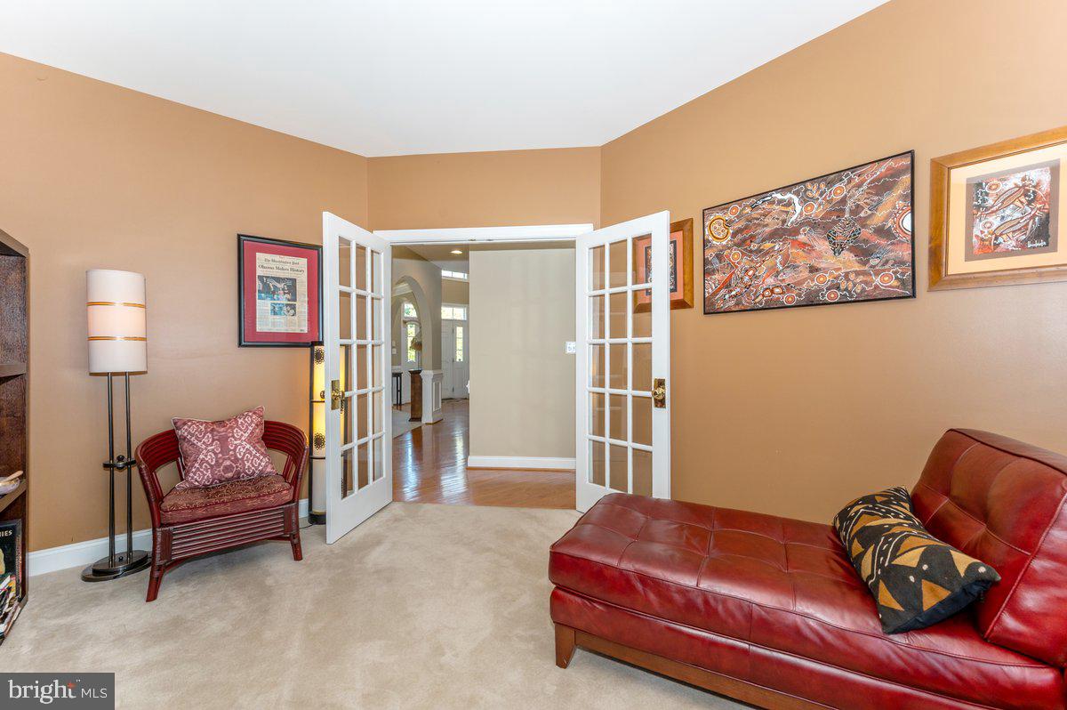 LOUDOUN VALLEY ESTATES - Residential