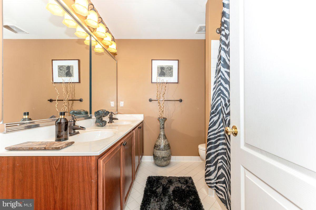 LOUDOUN VALLEY ESTATES - Residential