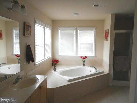 SPRUCE HILL ESTATES - Residential