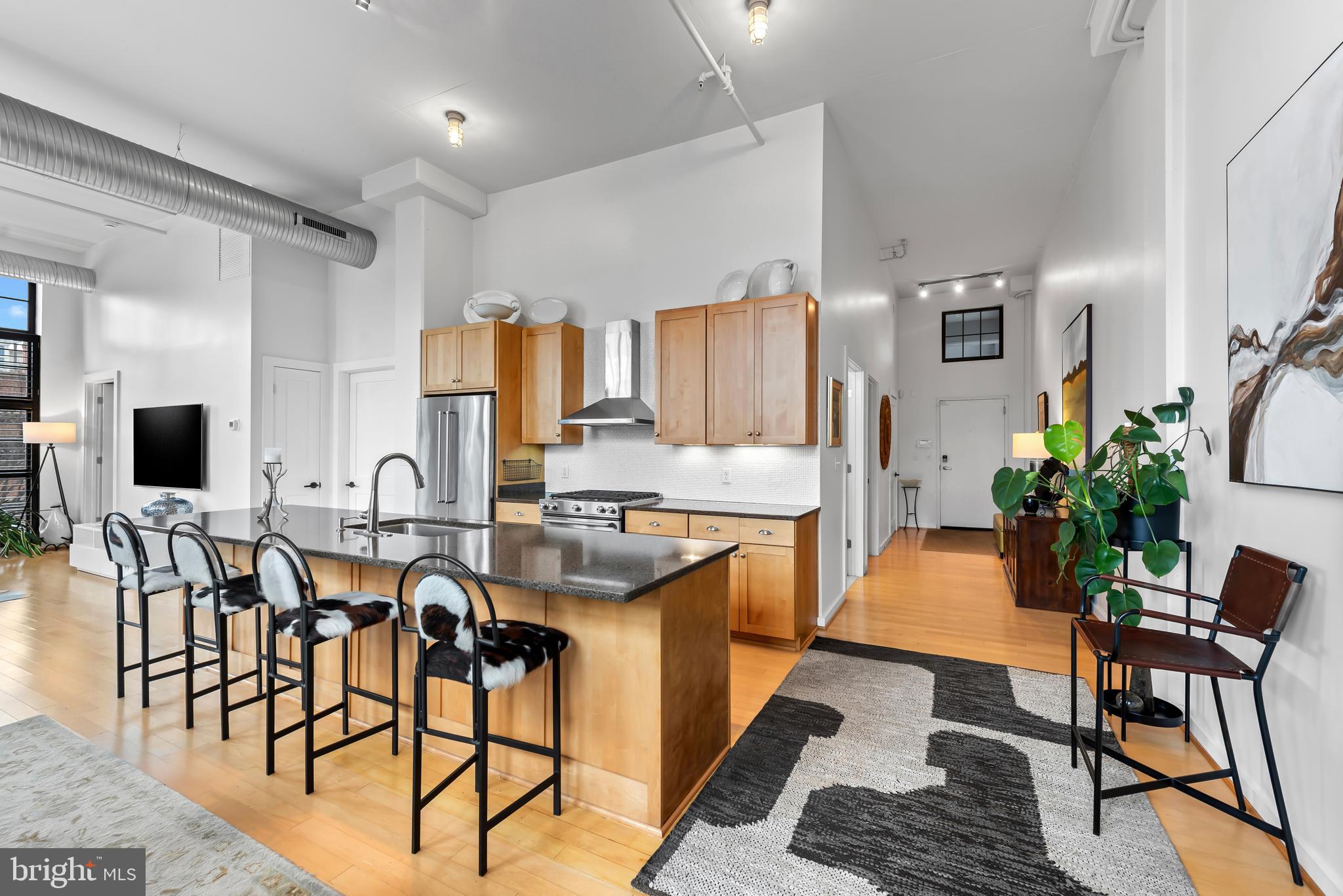 1220 BANK STREET 204