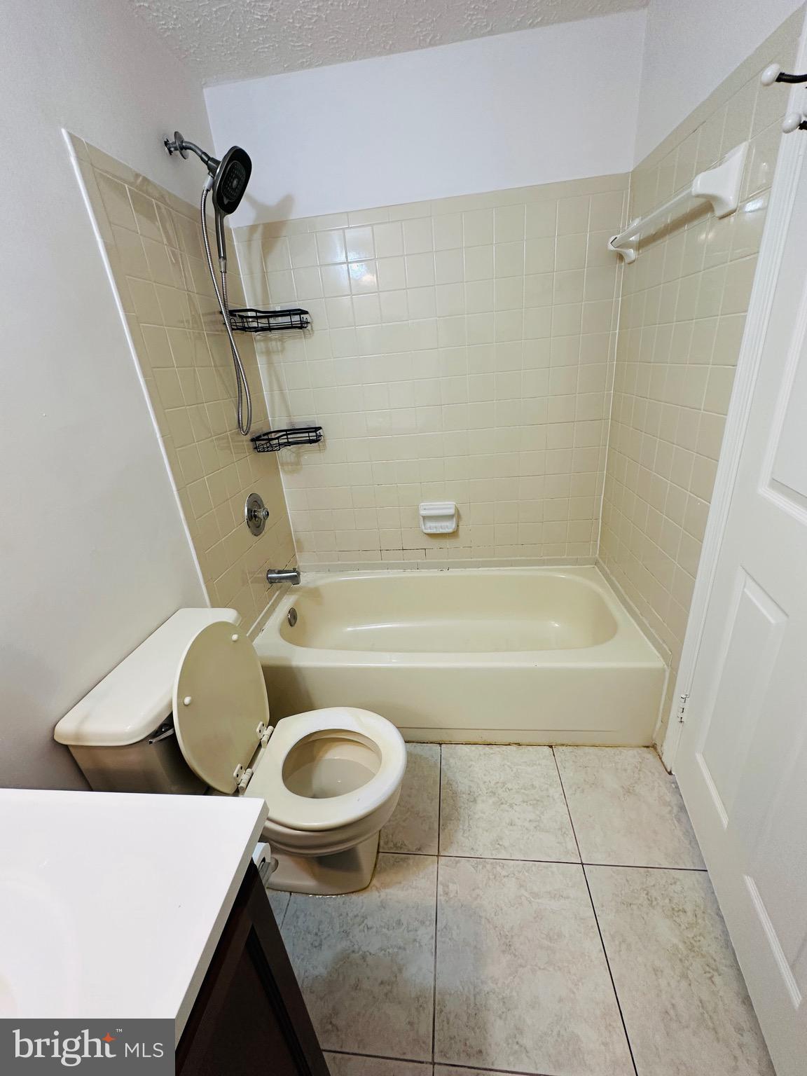 LONDON COMMONS - Residential