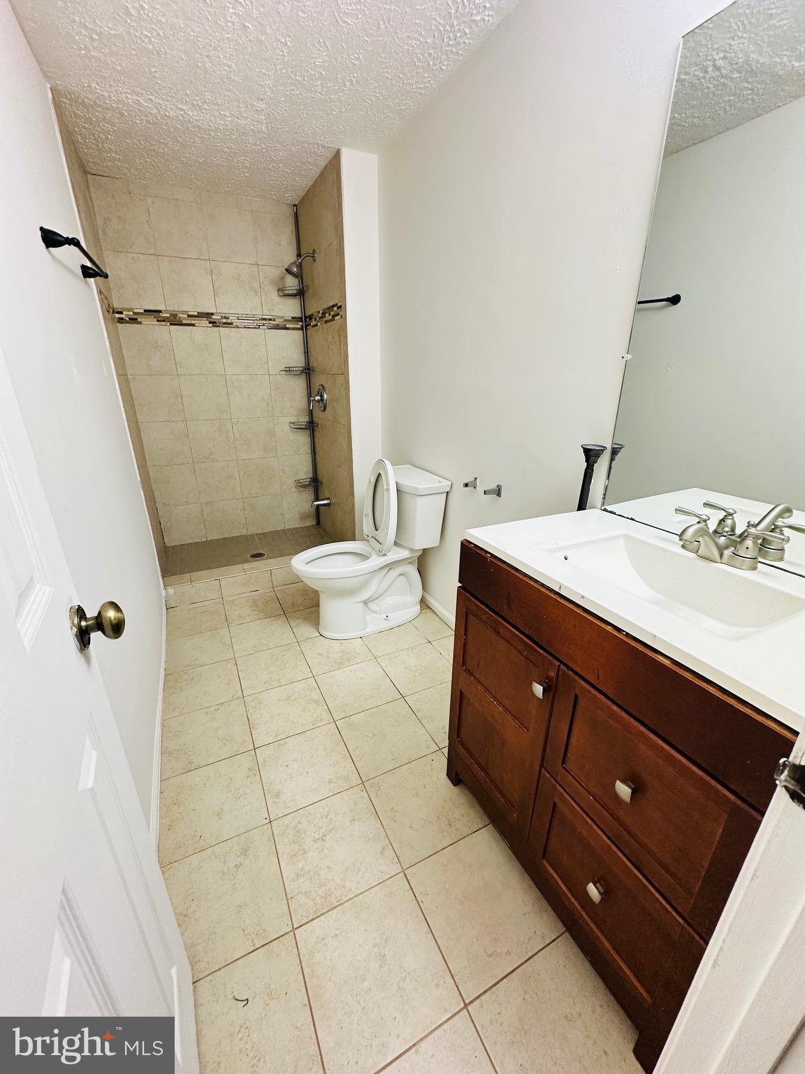 LONDON COMMONS - Residential