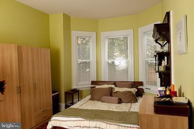 ROXBOROUGH - Commercial Sale