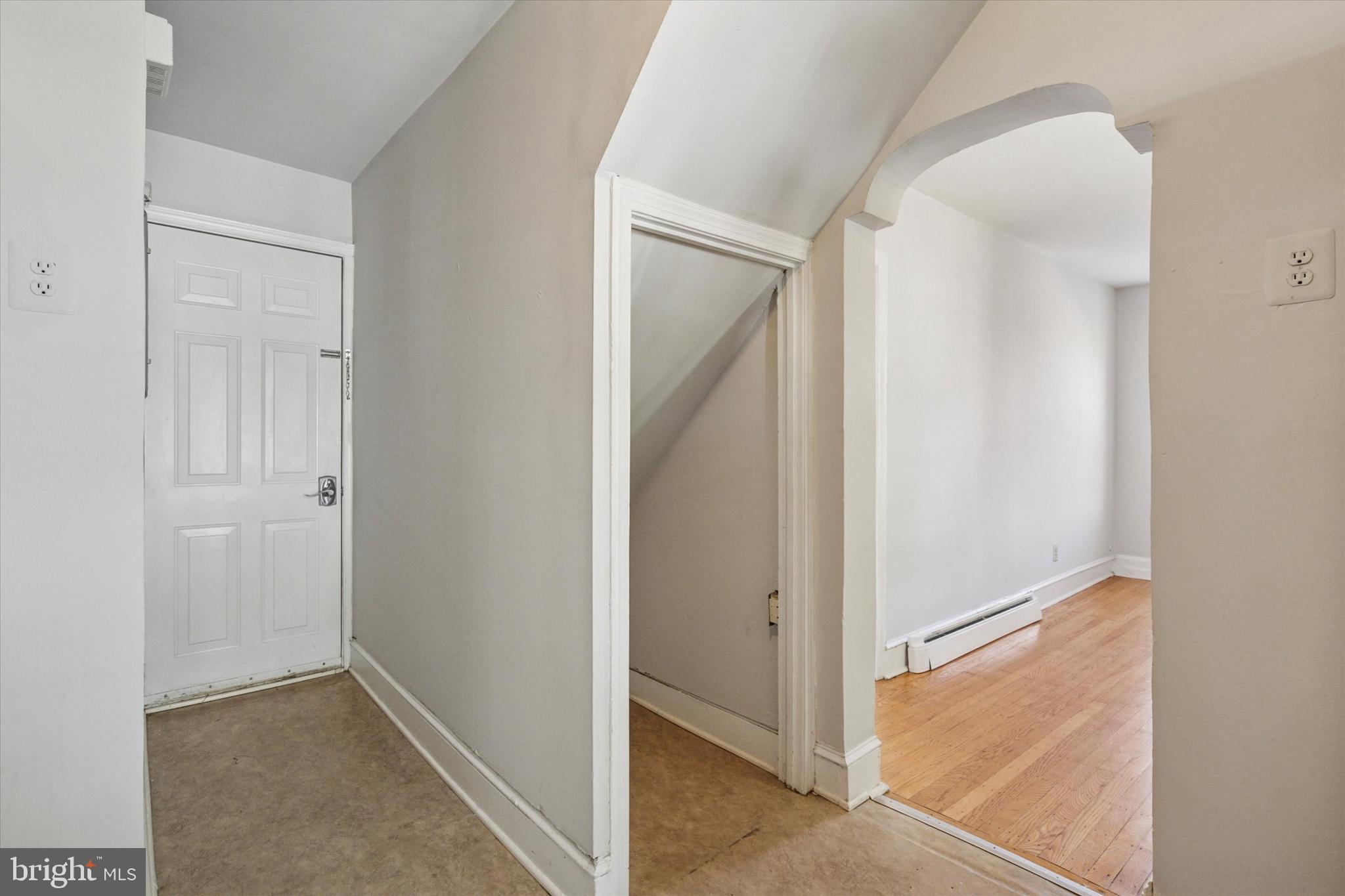 ROXBOROUGH - Commercial Sale