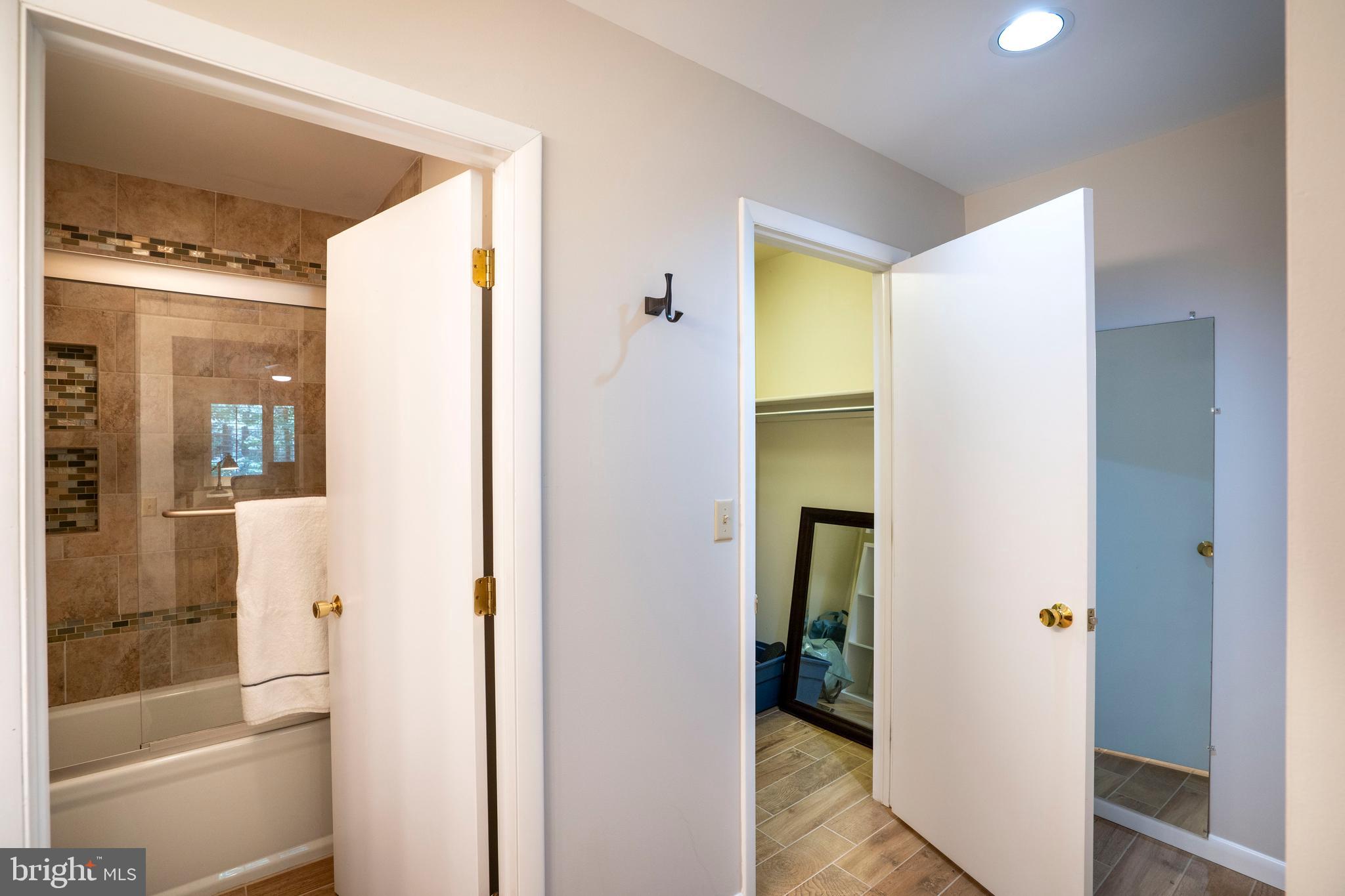 WOODLEDGE CLUSTER HOMES - Residential