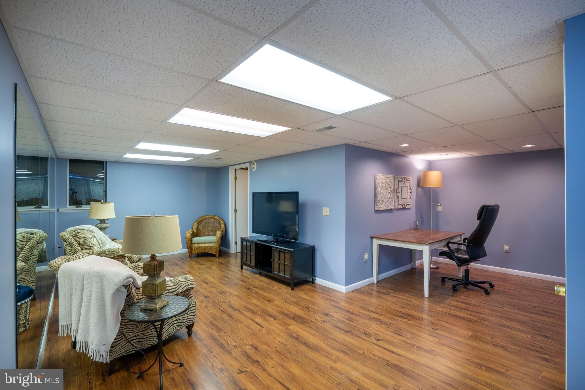 WOODLEDGE CLUSTER HOMES - Residential