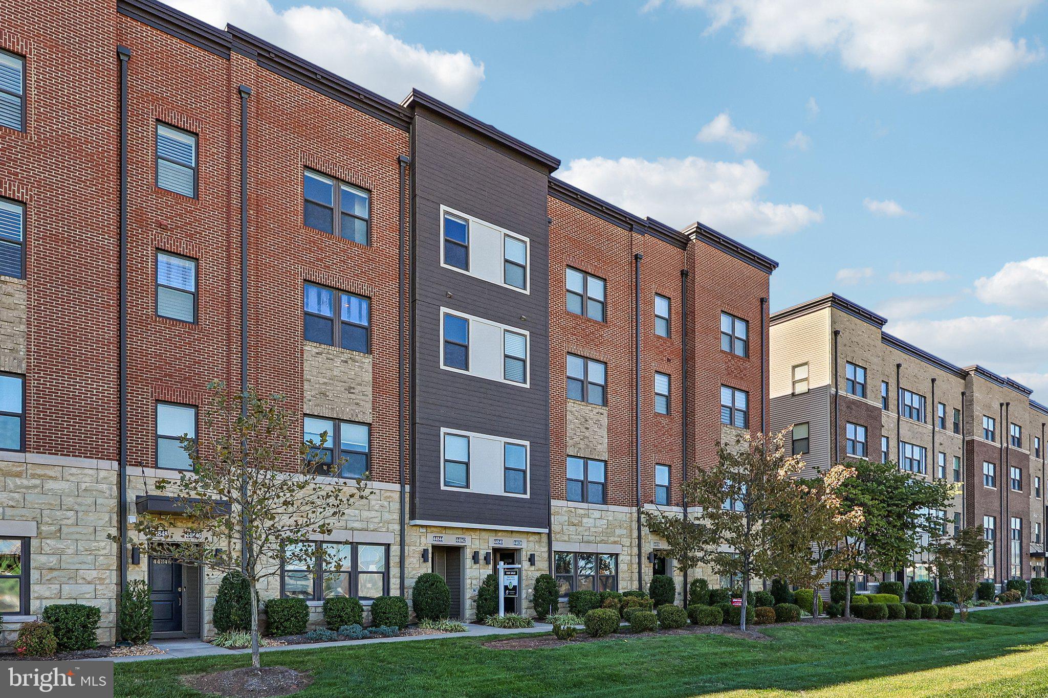 44842 TIVERTON SQUARE