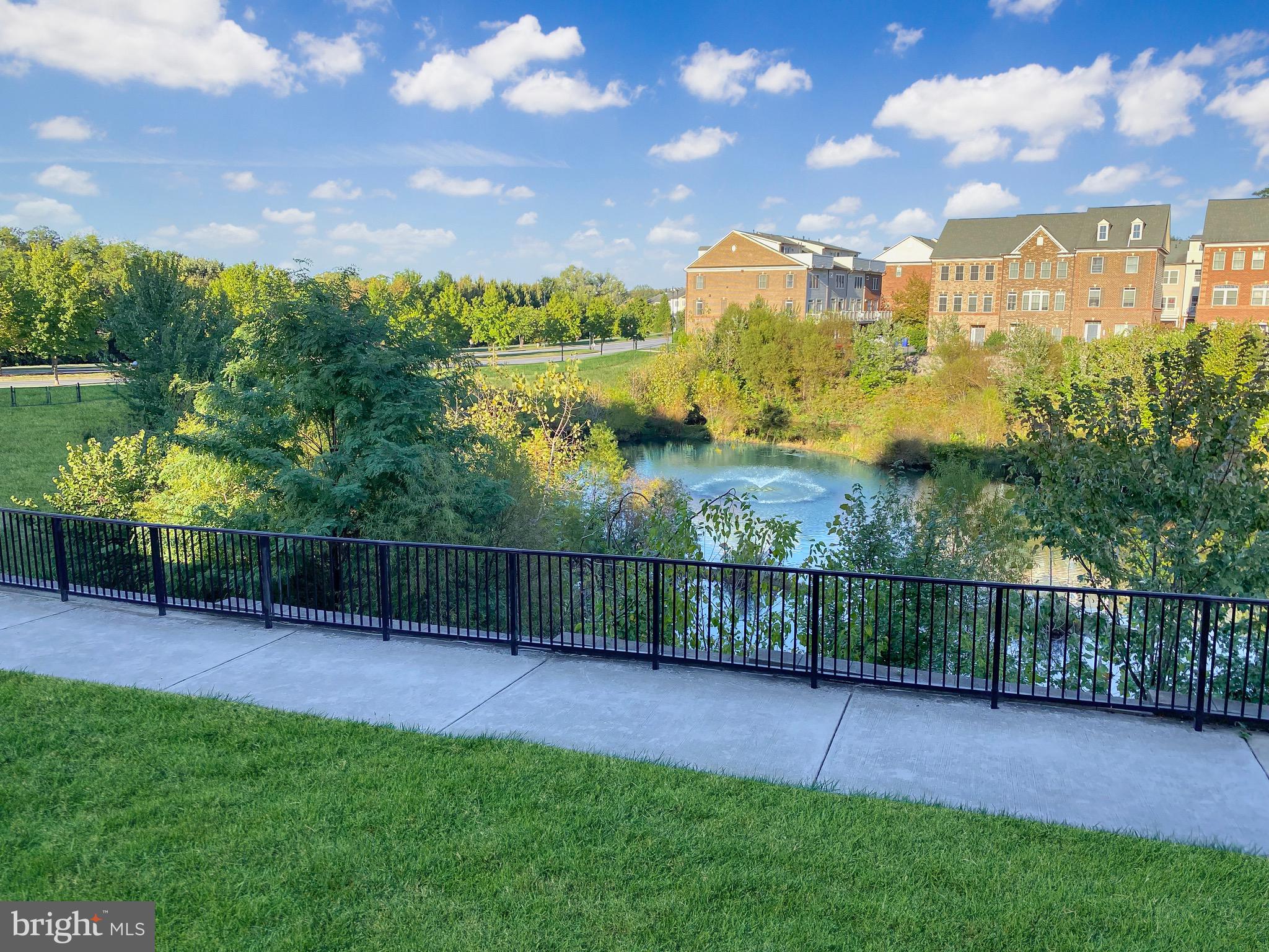 VILLAGES OF URBANA - Residential Lease