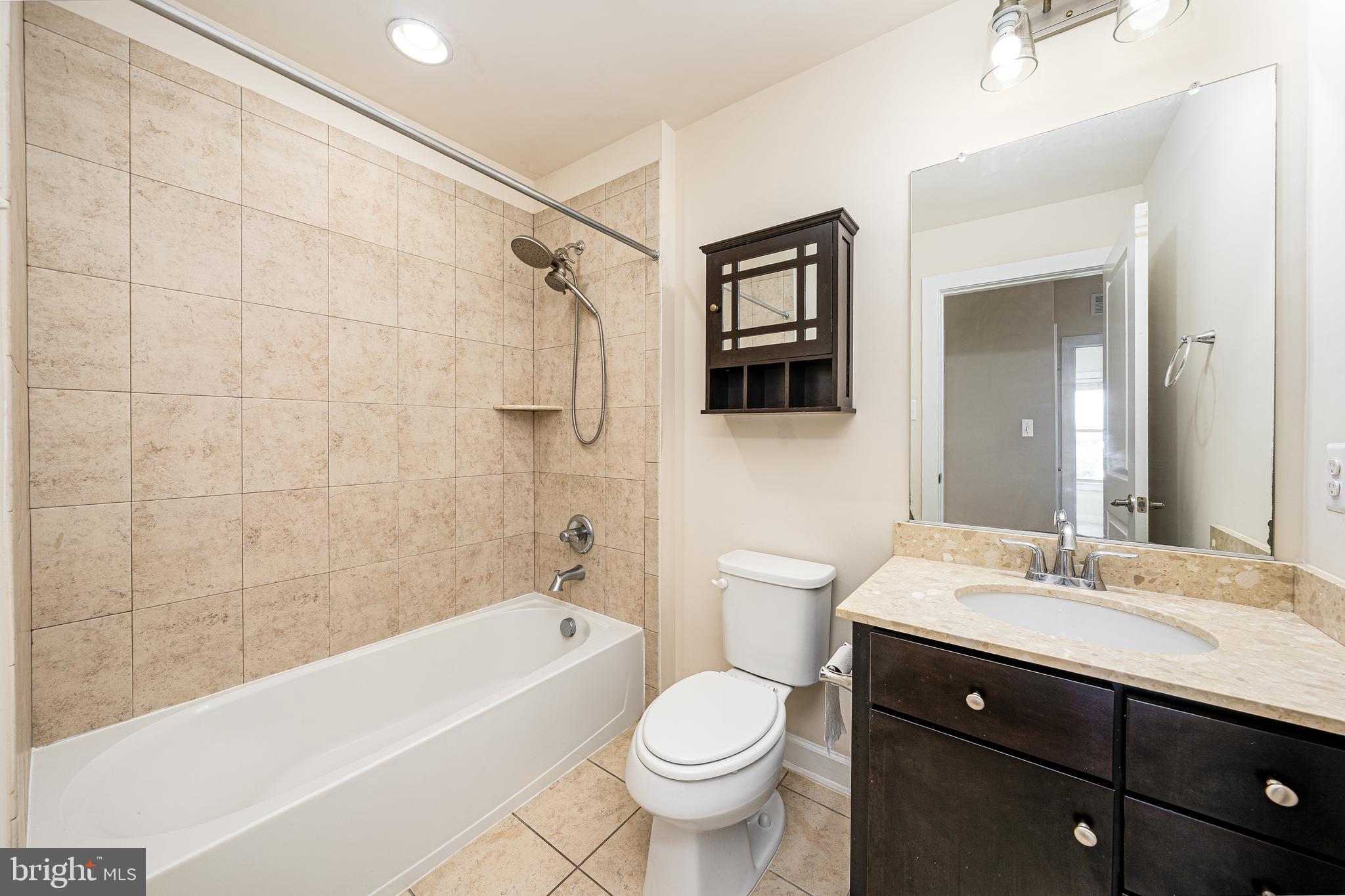 VILLAGES OF URBANA - Residential Lease