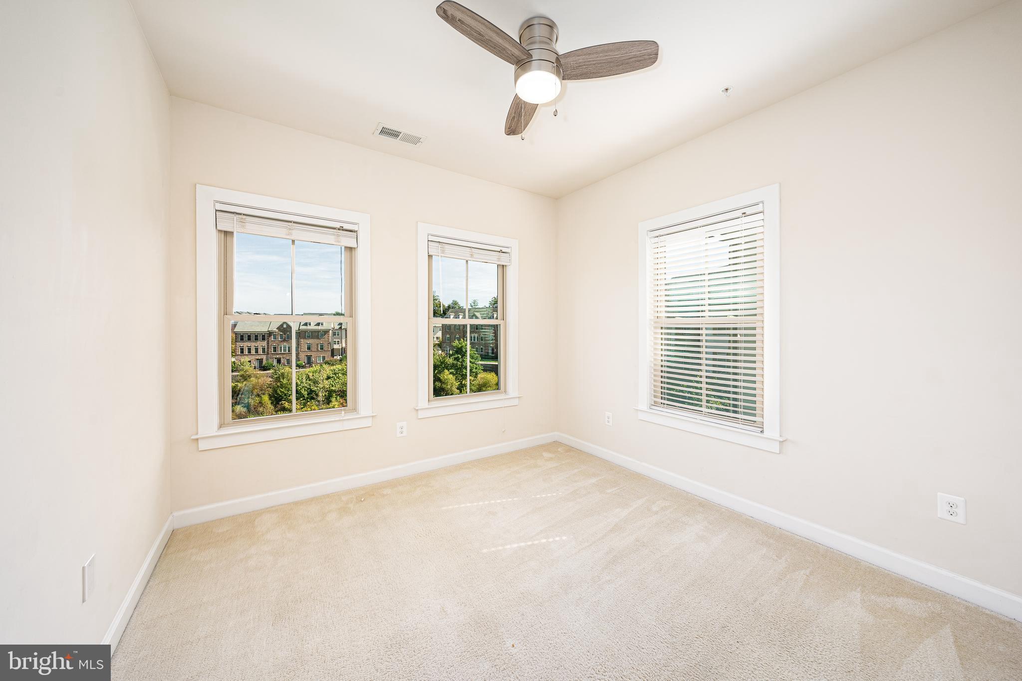 VILLAGES OF URBANA - Residential Lease