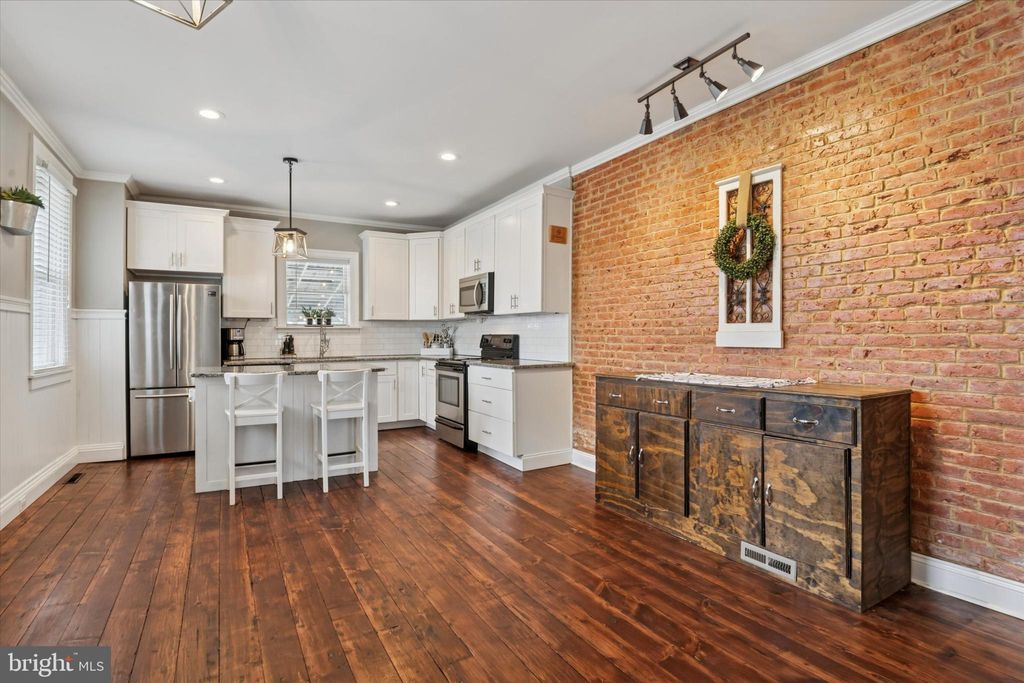 Photo of 833 N Queen Street, LANCASTER, PA 17603 (MLS # PALA2075112)