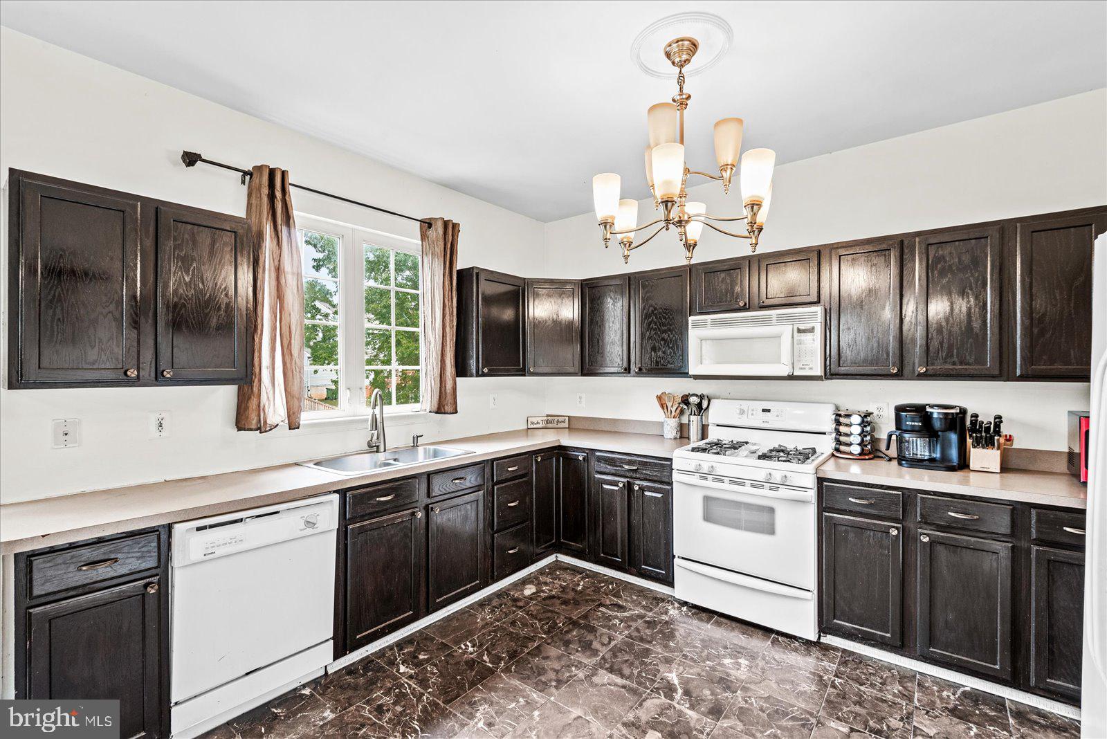 SALEM FIELDS - Residential