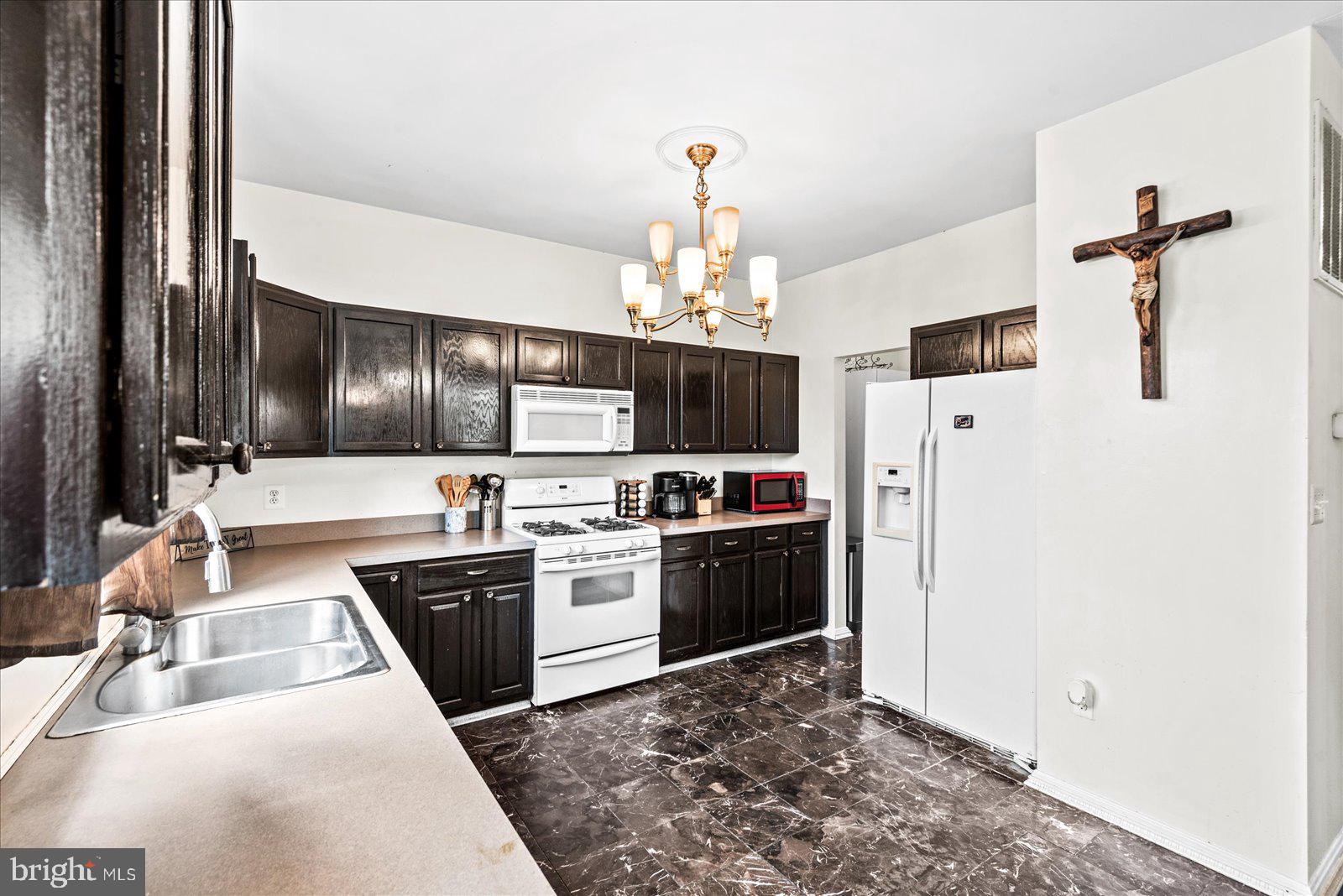 SALEM FIELDS - Residential