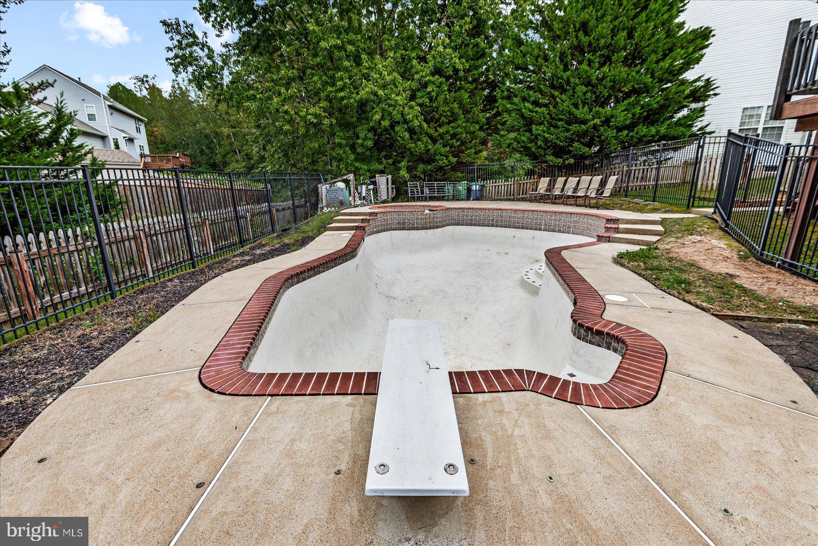 SALEM FIELDS - Residential