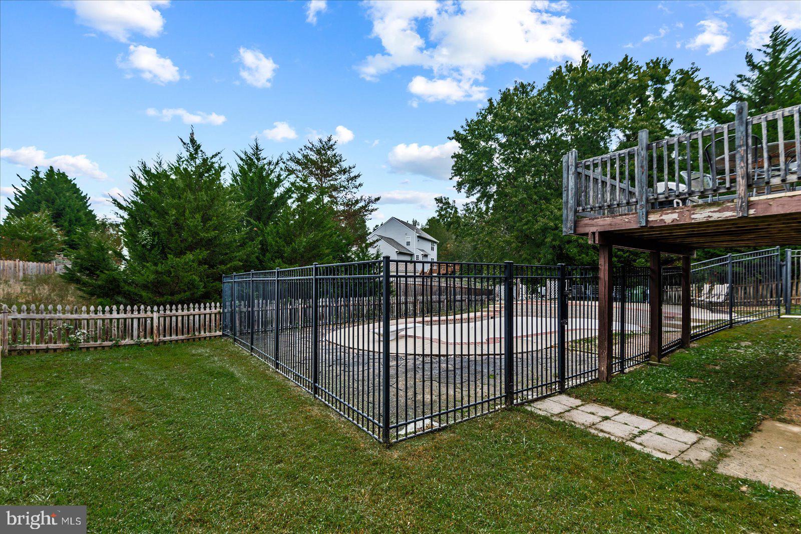 SALEM FIELDS - Residential