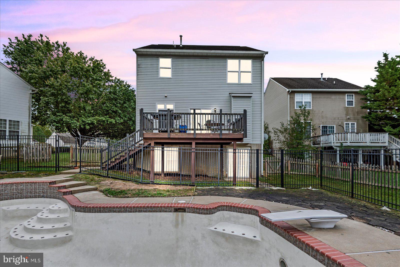 SALEM FIELDS - Residential