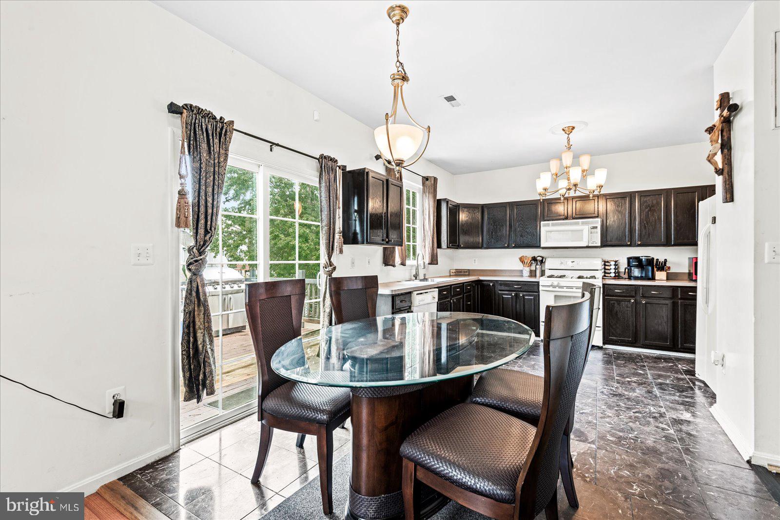 SALEM FIELDS - Residential