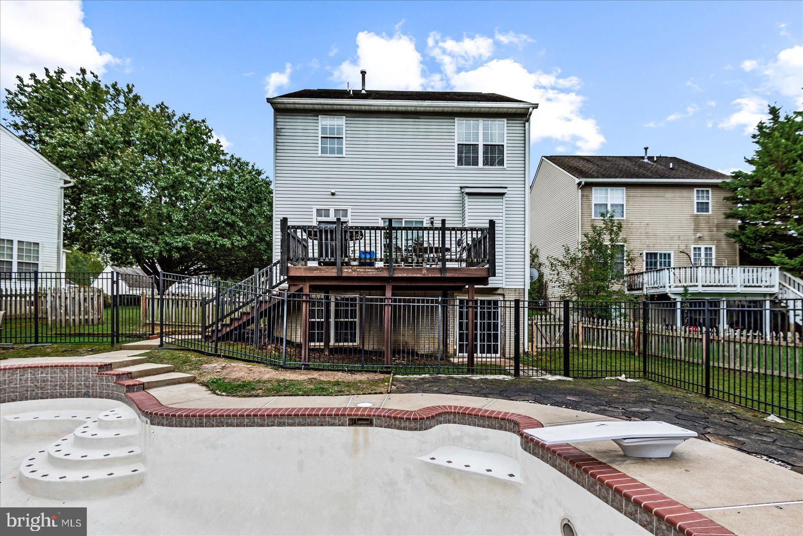 SALEM FIELDS - Residential