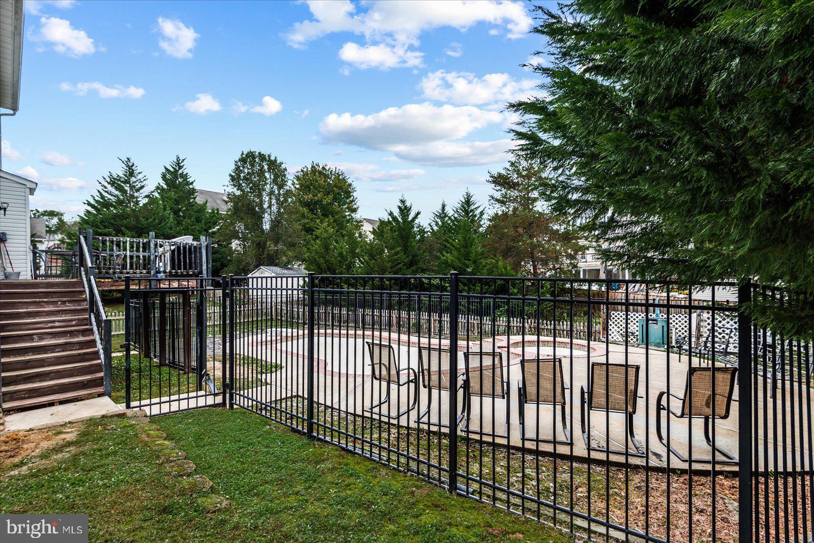 SALEM FIELDS - Residential