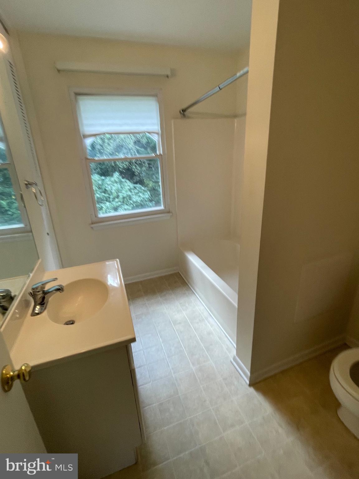 FOX RUN - Residential Lease