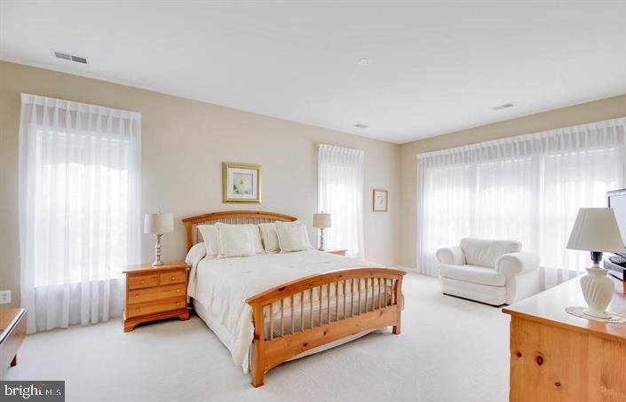 SIGNATURE AT BROADLANDS - Residential Lease