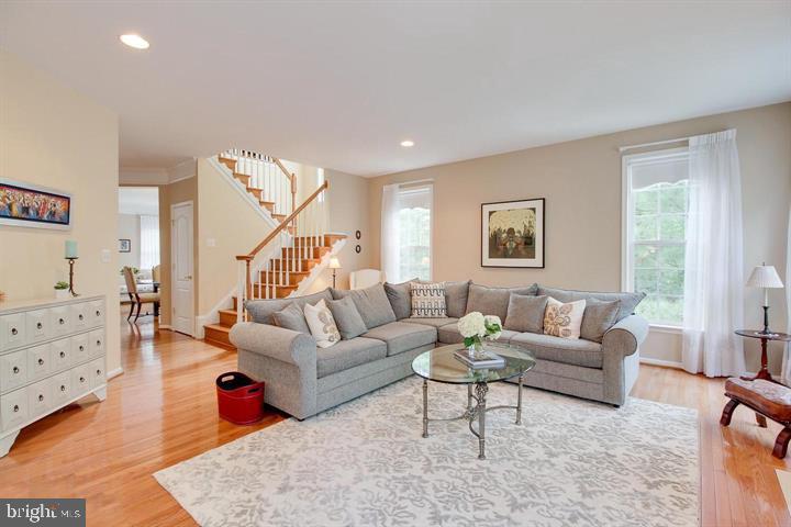 SIGNATURE AT BROADLANDS - Residential Lease