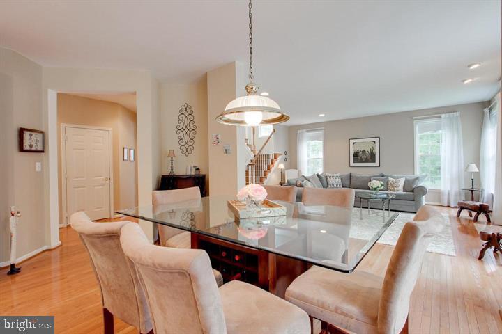 SIGNATURE AT BROADLANDS - Residential Lease