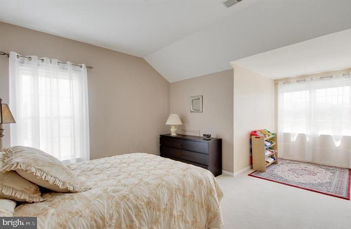 SIGNATURE AT BROADLANDS - Residential Lease