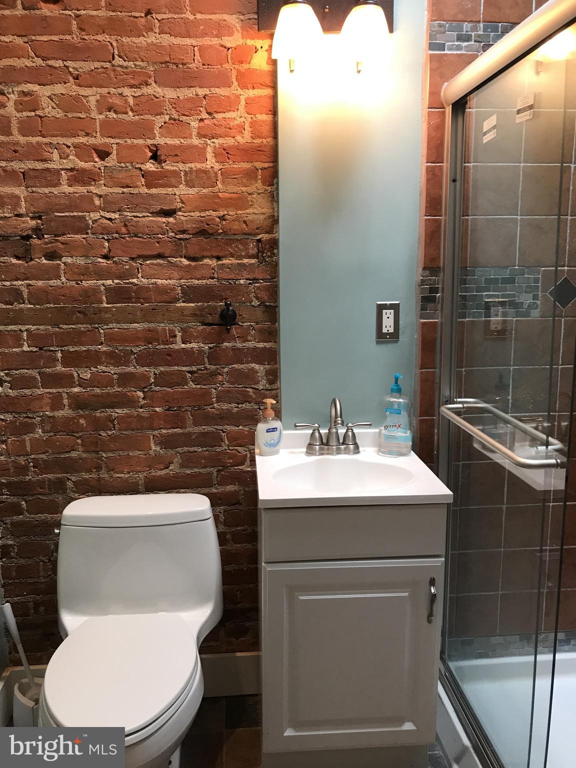 BOLTON HILL HISTORIC DISTRICT - Residential Lease