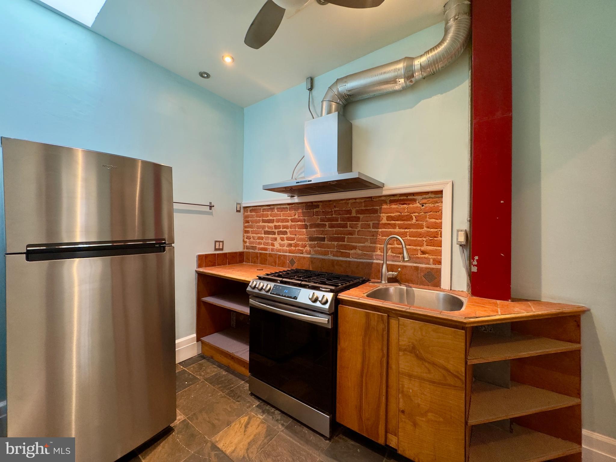 BOLTON HILL HISTORIC DISTRICT - Residential Lease