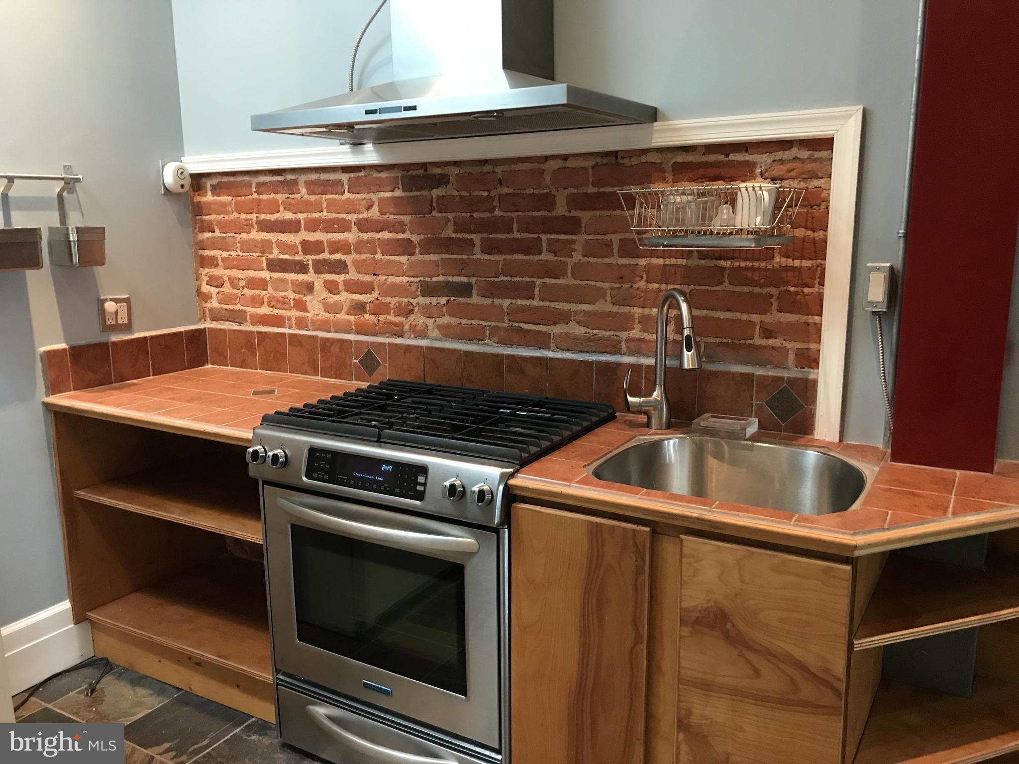 BOLTON HILL HISTORIC DISTRICT - Residential Lease