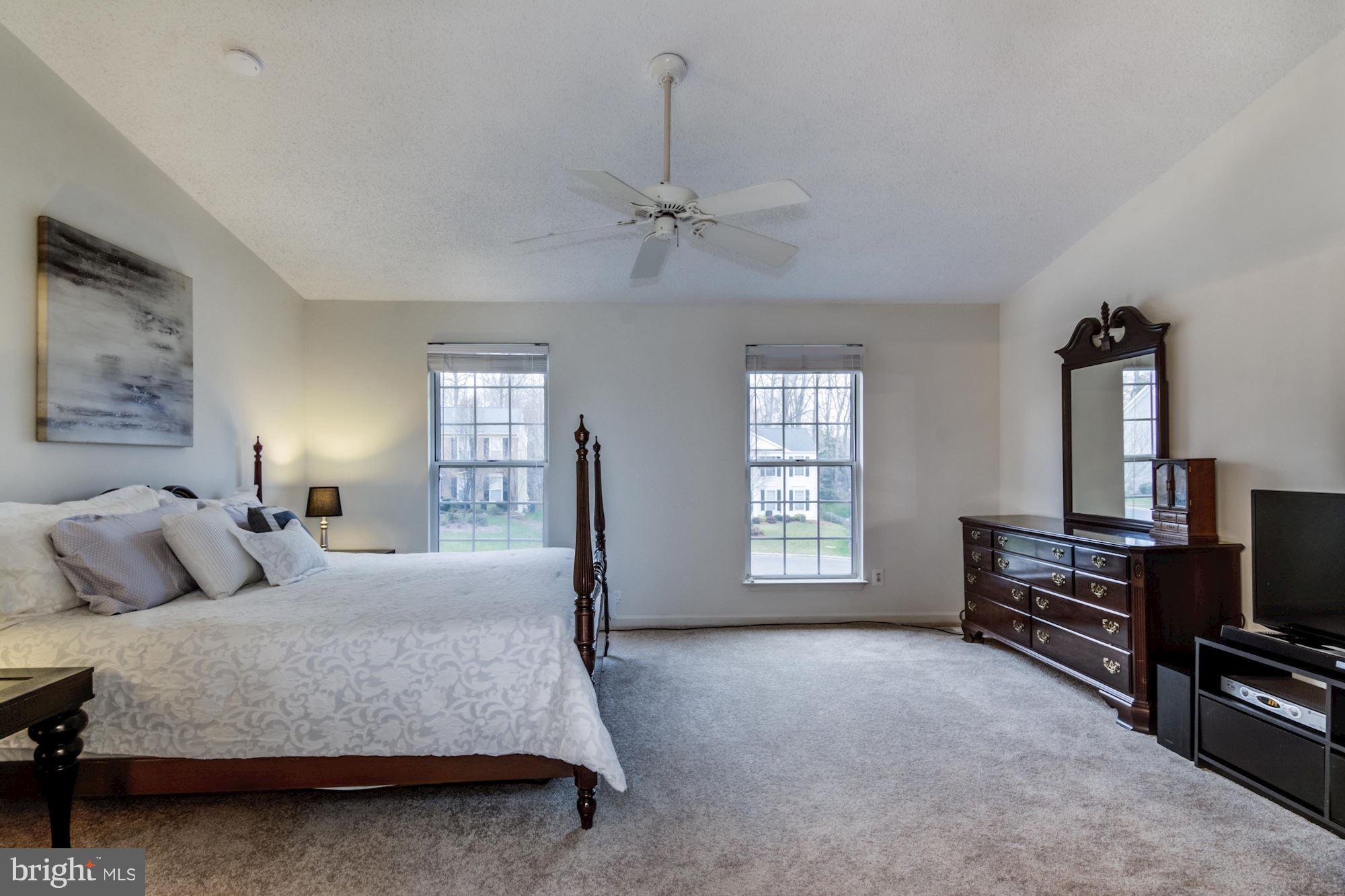 TWIN OAKS - Residential