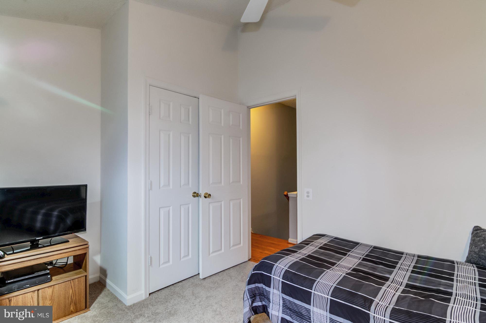 TWIN OAKS - Residential