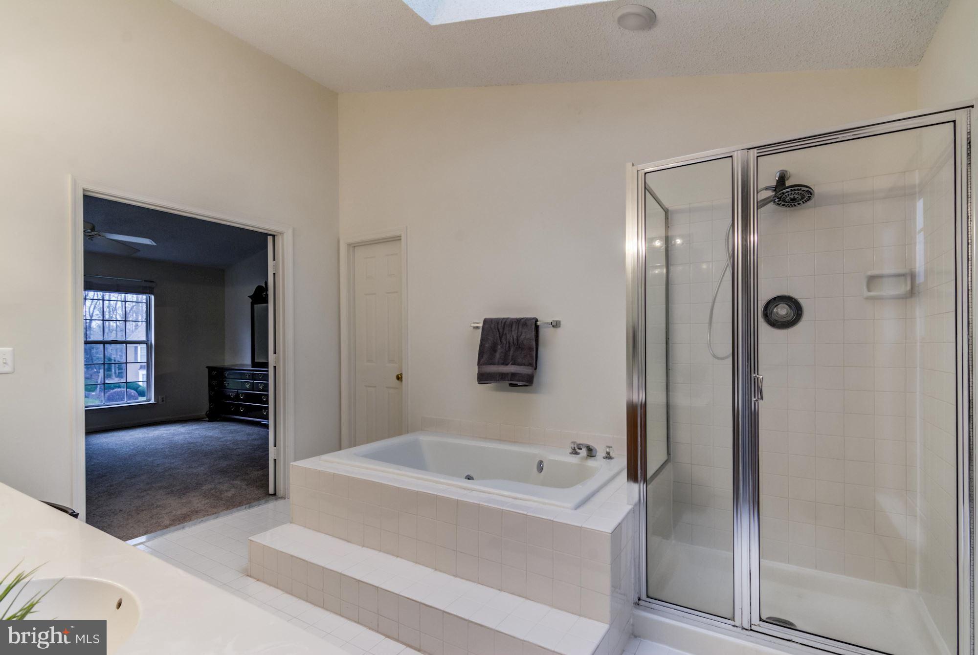 TWIN OAKS - Residential