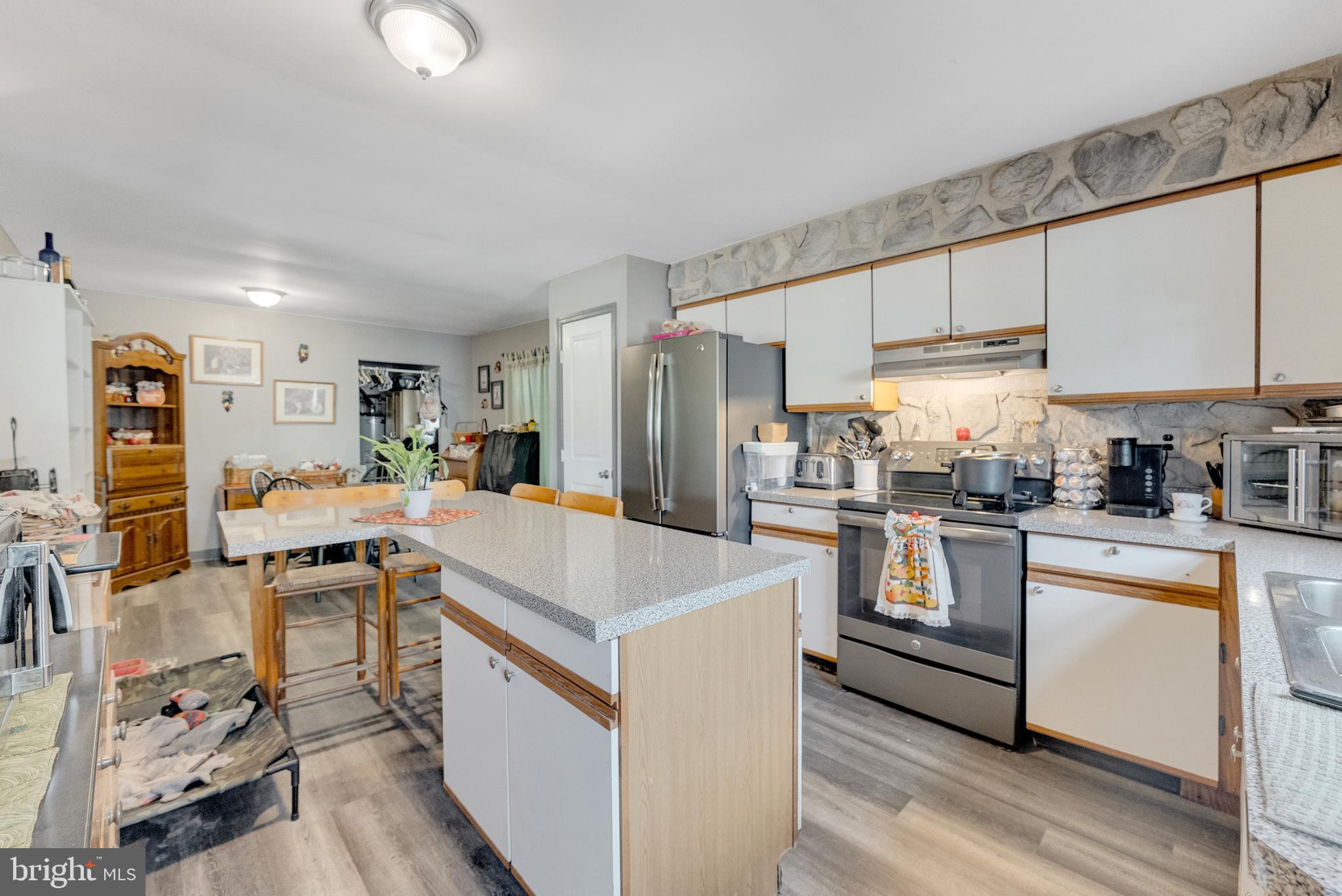 215 COVILLE DRIVE