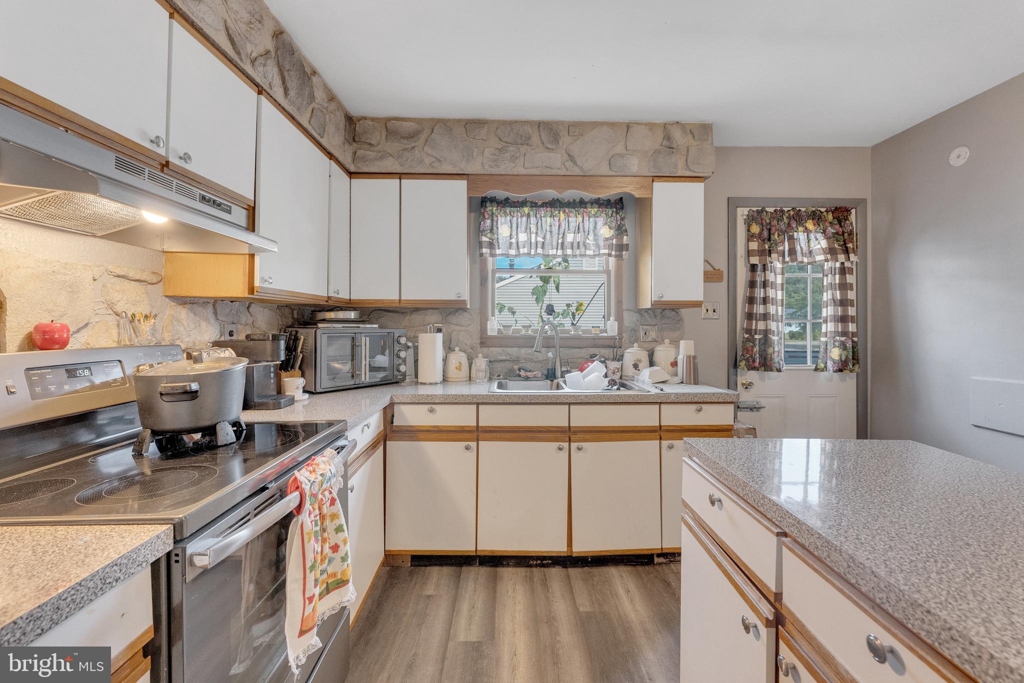 215 COVILLE DRIVE