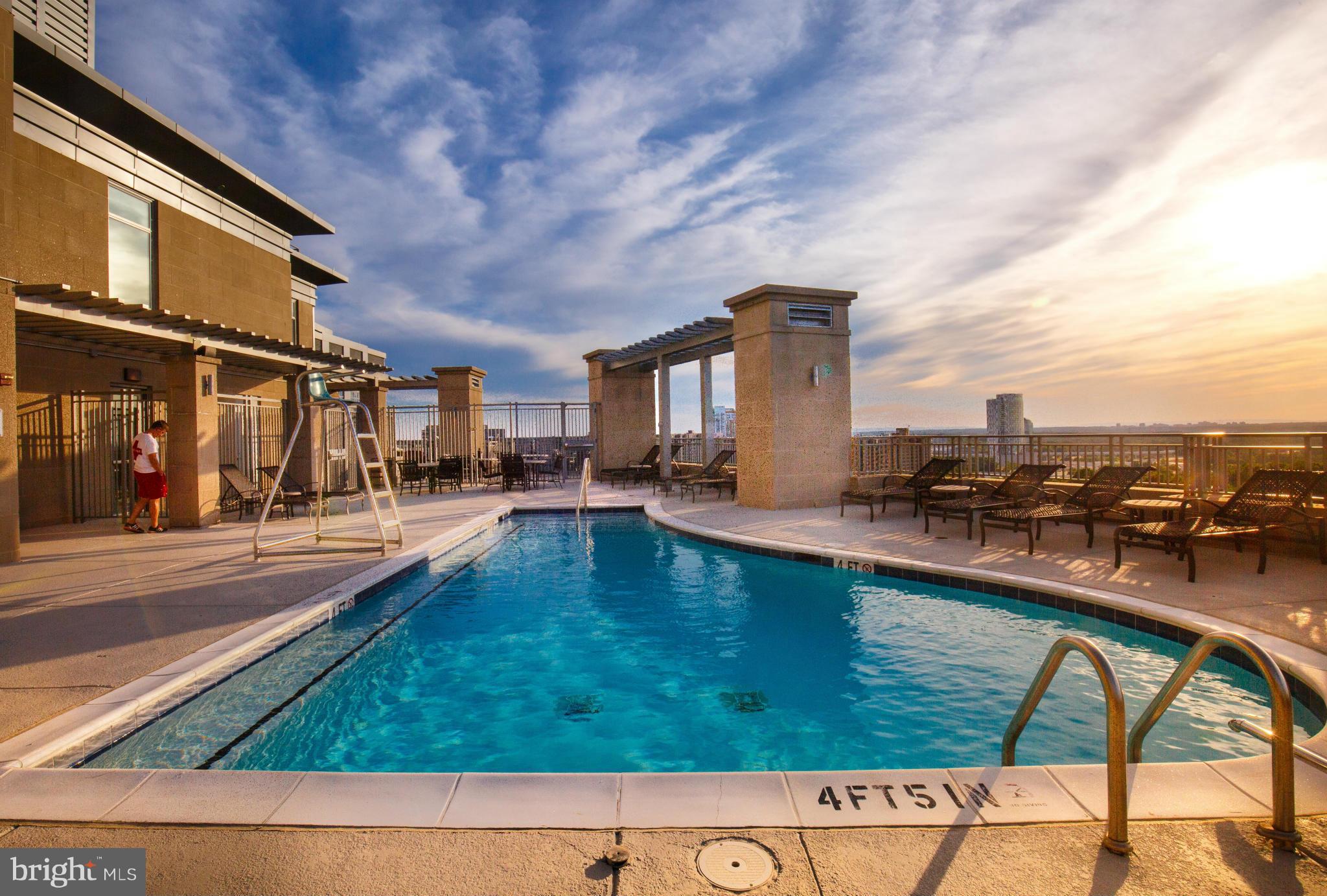 ONE PARK CREST - Residential