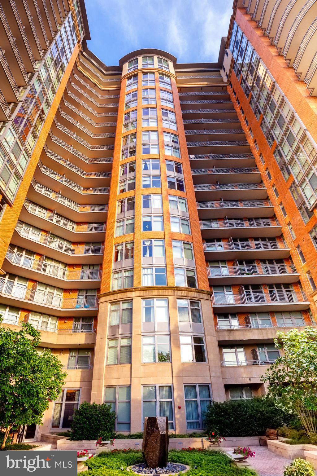 ONE PARK CREST - Residential