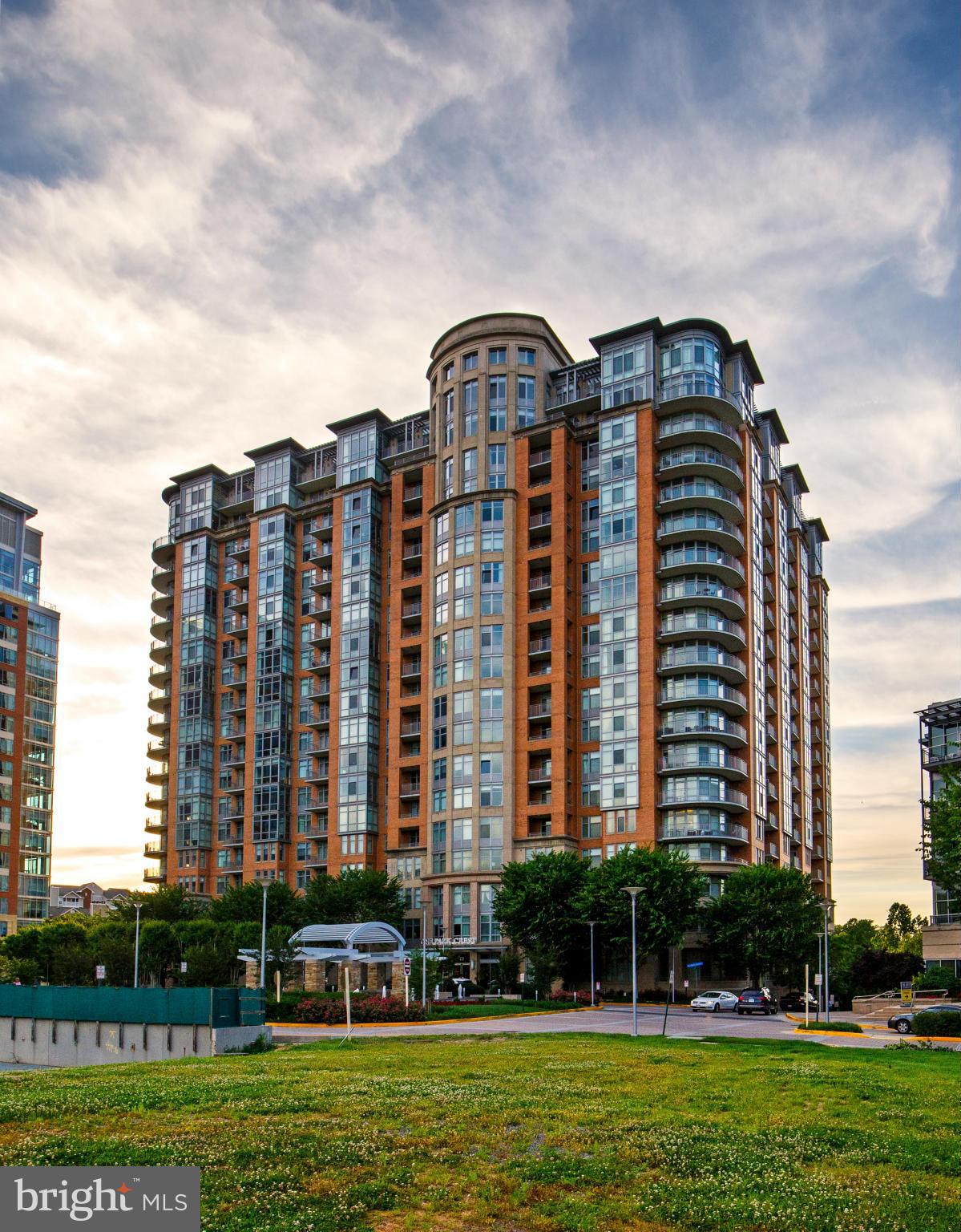 ONE PARK CREST - Residential