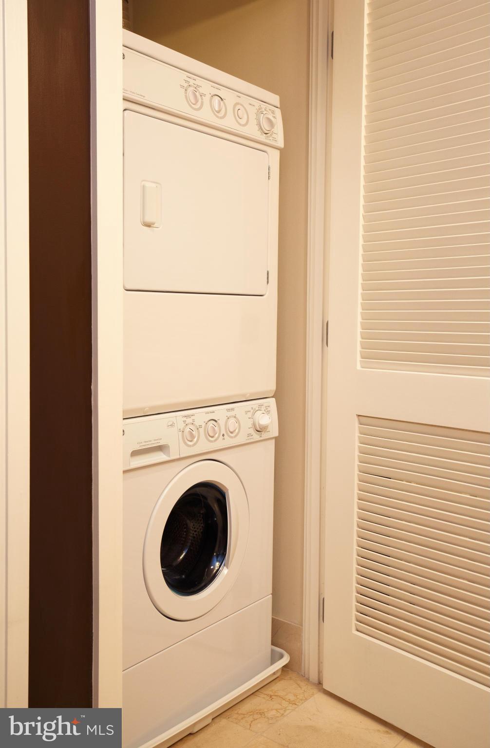 ONE PARK CREST - Residential